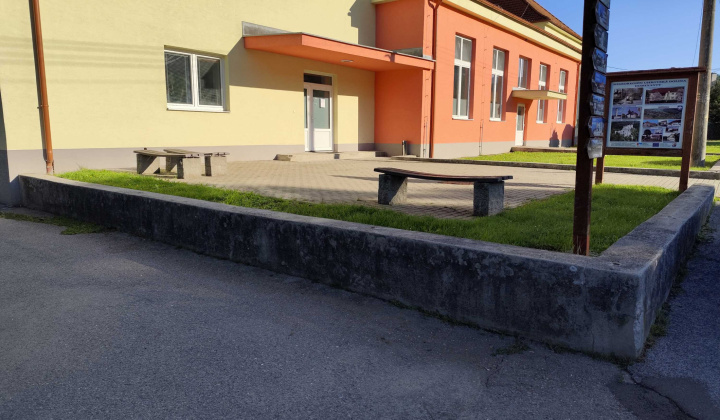 Projekty / Rekonštrukcia autobusových zastávok a verejného priestranstva v obci Kšinná - foto