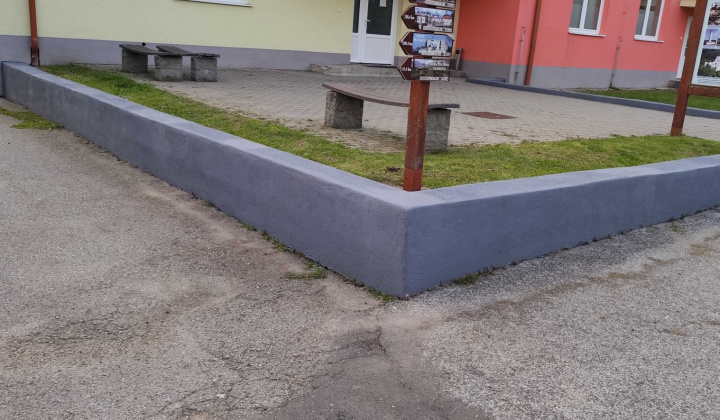 Projekty / Rekonštrukcia autobusových zastávok a verejného priestranstva v obci Kšinná - foto