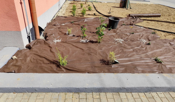 Projekty / Rekonštrukcia autobusových zastávok a verejného priestranstva v obci Kšinná - foto