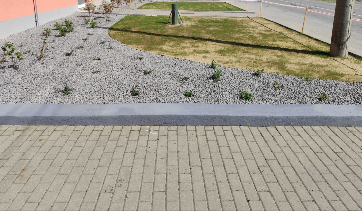 Projekty / Rekonštrukcia autobusových zastávok a verejného priestranstva v obci Kšinná - foto