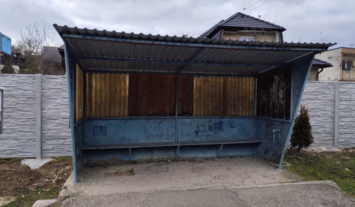 Projekty / Rekonštrukcia autobusových zastávok a verejného priestranstva v obci Kšinná - foto