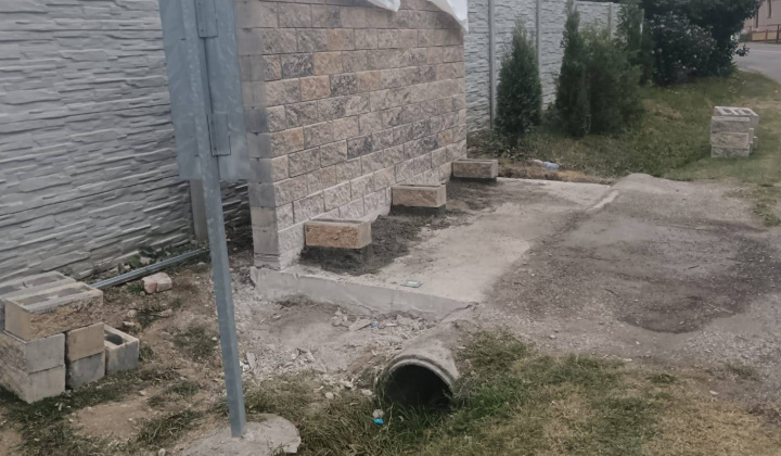 Projekty / Rekonštrukcia autobusových zastávok a verejného priestranstva v obci Kšinná - foto